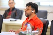 Begini Respons Senator Filep Soal Isu Perdagangan Karbon, Simak - JPNN.com Papua