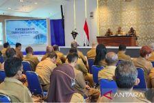 Penjabat Gubernur Papua: Bonus Bagi Atlet Berprestasi Segera Dibagikan - JPNN.com Papua