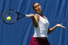 Pennetta Habisi Unggulan Tiga Besar - JPNN.com