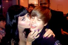 Gemas, Katy Perry Cium Justin Bieber - JPNN.com