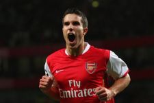 Van Persie Bikin Rugi - JPNN.com