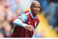 Ashley Young Batalkan Rencana Pernikahan - JPNN.com