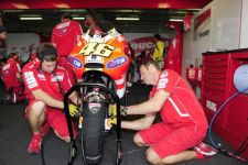 Diam-diam, Rossi Jajal Motor Baru - JPNN.com