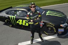 Performa Valentino Rossi di NASCAR Banyak Dipuji - JPNN.com