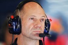 Adrian Newey Isyaratkan Bertahan di Red Bull - JPNN.com