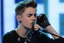 Justin Bieber Dihibur 20 Penari tak Berbusana - JPNN.com