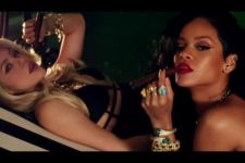 Kolaborasi Hot Rihanna dan Shakira - JPNN.com