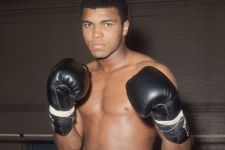 Muhammad Ali Ingin Saksikan Pertarungan Mayweather Vs Pacquiao - JPNN.com