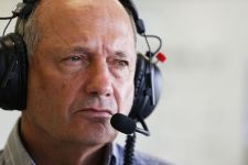 McLaren Akan Gaet Driver Terbaik - JPNN.com