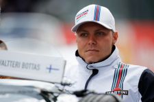 Bottas Isyaratkan Bertahan di Williams - JPNN.com