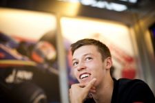 Daniil Kvyat Jadi Nama Tribun Sirkuit Sochi - JPNN.com