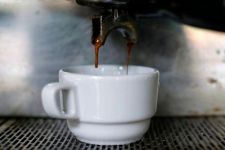 Minum Kopi 5 Gelas per Hari Turunkan Risiko Jantung - JPNN.com