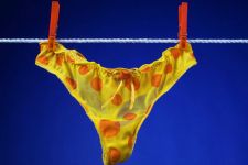 Guys, Ini Cara Cepat Hapus Noda Haid Pada Underwear - JPNN.com