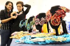 Ladies...Lihat nih, Kalung Kepang Cantik dengan Bros - JPNN.com