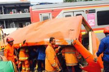 Tragedi Muara Angke: Metro Mini Zig-zag, KRL Datang, Buaar... - JPNN.com