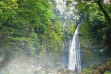 Sayang ya...Air Terjun Indah ini Belum Diurus - JPNN.com