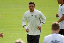 Puasa Ramadan Atau Euro 2016, Ini Pilihan Mesut Oezil - JPNN.com