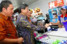 Wow! Bayar Pakai Uang Digital di Minimarket Banyak Untungnya - JPNN.com