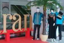 Gamis Hitam ala Arabia Jadi Tren Lagi - JPNN.com