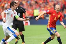 Assist ke Pique, Bukti Tanggung Jawab Iniesta Untuk Spanyol - JPNN.com