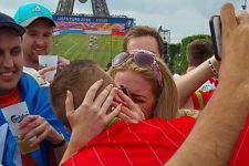 Romantis! Fans Wales Ajak Nikah Suporter Inggris di Euro 2016 - JPNN.com