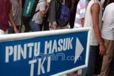 TKI Mudik, Penukaran Ringgit Melejit - JPNN.com