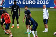 Tak Ingin Fokus Pemain Terganggu, Ini yang Dilakukan Didier Deschamps - JPNN.com