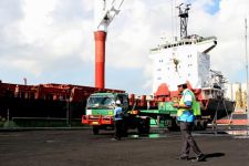 Juni 2016, Arus Kapal Pelabuhan Tanjung Perak Naik Signifikan - JPNN.com