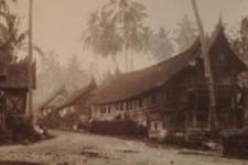 Ondeh...Utusan VOC ini Cium Kaki Raja Minang - JPNN.com