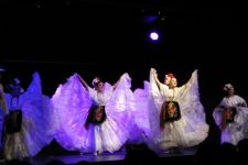 Para Gadis Cantik dari Folkloric Ballet Rebut Perhatian Penonton - JPNN.com