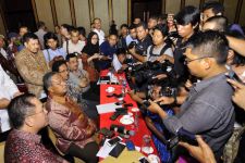 Darmin Nasution Akhirnya Tunda Pemberlakuan Tarif Baru UWTO - JPNN.com