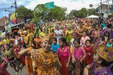 Bandung Lautan Manusia di Riau Street Festival 2016 - JPNN.com