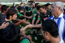 Pemain Persebaya Tuntut Gaji - JPNN.com