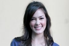 Cathy Sharon Akting Bareng Adik - JPNN.com