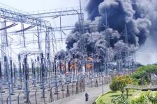 Tiga Trafo PLN Terbakar Sekaligus - JPNN.com