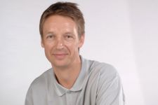 Detlef Schrempf Latih Pemain NBL - JPNN.com