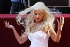 Terlalu Seksi, Christina Aguilera Diprotes - JPNN.com