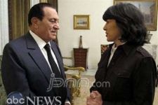 Hosni Mubarak Tetap Bertahan - JPNN.com