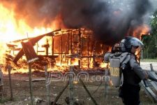 Tiga Pos Terminal Dibakar, Rumah Ketua KPU Dimolotov - JPNN.com