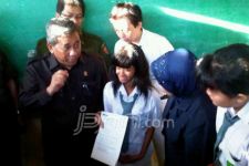 Siswa Tuna Rungu Grogi Hadapi Soal Bahasa Inggris - JPNN.com