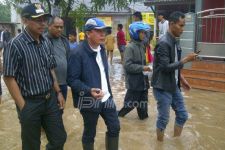 Demokrat Peduli Bantu Korban Banjir di Bekasi - JPNN.com