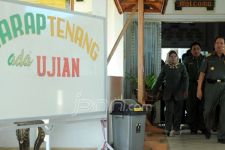 Gubernur Sulteng Pantau UN SD - JPNN.com