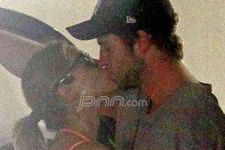 Liam Hemsworth Lengket dengan Penyanyi Meksiko - JPNN.com