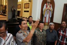 Umat Muslim Ikut Jaga Gereja Jelang Natal - JPNN.com