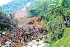 Pengamat LIPI: Tanah Bergerak Lagi jika Curah Hujan Tinggi - JPNN.com