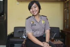 Polwan Cantik Ini Bikin Pengendara Ketagihan Dirazia - JPNN.com