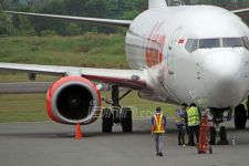 Diduga Avtur Menetes, Lion Air Tertahan 2 Jam di Tarakan - JPNN.com