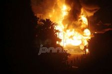 Ngeriii...Penampakan APMS Terbakar yang Ludeskan 70 Ton BBM - JPNN.com