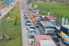 Macet di Tol Cipali Sampai 10 Kilometer - JPNN.com