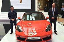 Porsche Kenalkan Dua Produk Teranyarnya untuk Pasar Indonesia - JPNN.com